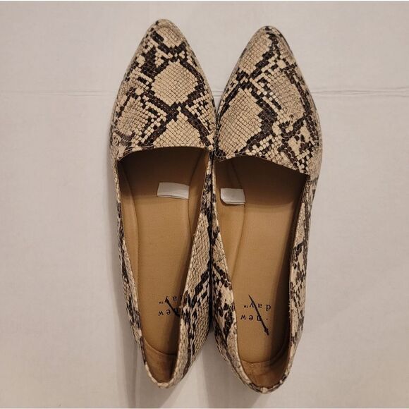 A.NEW.DAY POINTED TOE ANIMAL PRINT DESIGN WOMEN'S SANDAL FLAT - Picture 10 of 16